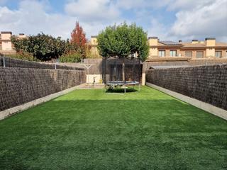 Casa adossada a Sils. Sils. magnifica casa de 226 m2 construts a sils, amb un magnifi