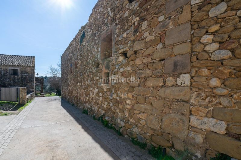 Foto 9c6f6647-eaf8-4177-8a74-a45907ed93bf. Masia a Esponellà