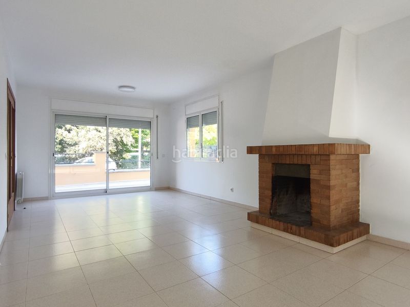 Foto f9a8abec-fc4a-4bd6-992d-ff13c3147237. Location maison avec chauffage parking dans Quart