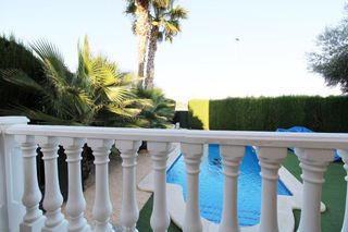 Chalet en Los Arenales del Sol. Increíble chalet en balsares