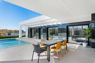 Chalet en Algorfa. Villa en la finca golf