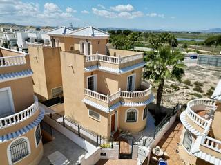 Chalet à San Fulgencio. Tu nuevo hogar en la marina oasis, san fulgencio, te espera!