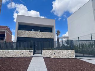 Maison jumelée à El Pinar de Campoverde. Villa casa en lo romero golf