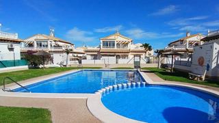 House in Los Balcones y los Altos. Duplex en los naranjos ii la florida