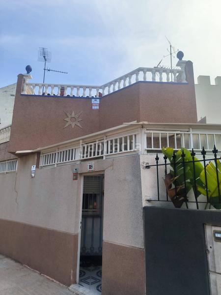 Foto 419d44a2-ad6d-4f54-b84e-a6b65af02560. Xalet a Centro Alcázares (Los)