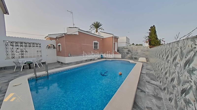 Foto 96bdf03c-e4fc-45df-9d8e-ef610d39a145. Chalet  con piscina en el chaparral, , alicante en Torrevieja