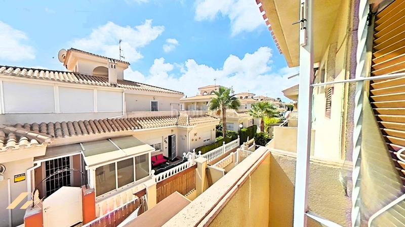 Foto 99cc40fb-2a33-4d9f-a050-7fa62243ce48. Reihenhaus mit heizung parking pool in Playa Flamenca Orihuela