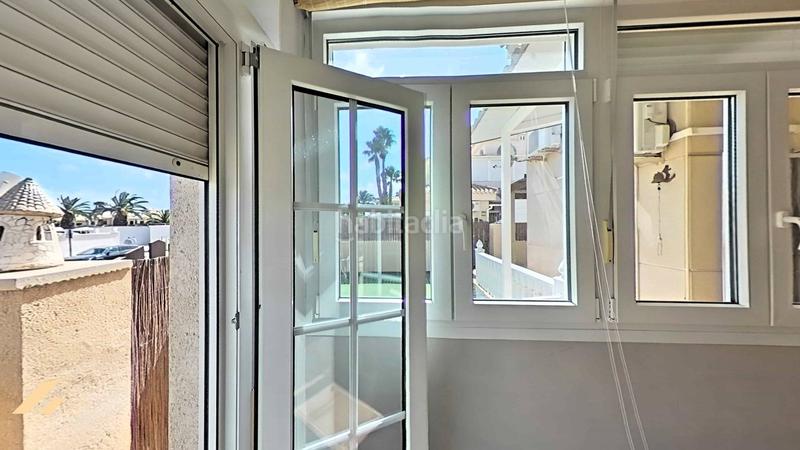 Foto e60989af-c034-48dc-9415-893e36232ba1. Casa adosada chalet adosado en Playa Flamenca costa en Orihuela