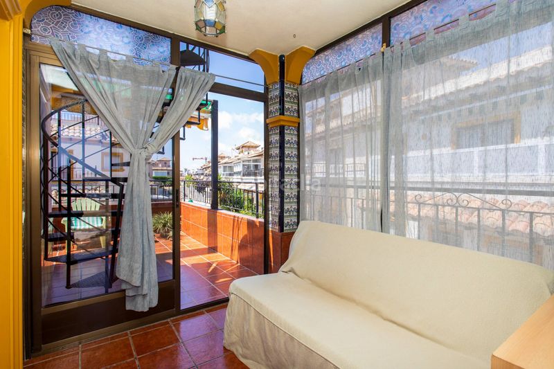 Foto b80799cd-1f40-4a7b-bae6-49c77d0a51a8. Casa amb calefacció piscina a Punta Prima Orihuela