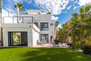 Chalet in La Marina