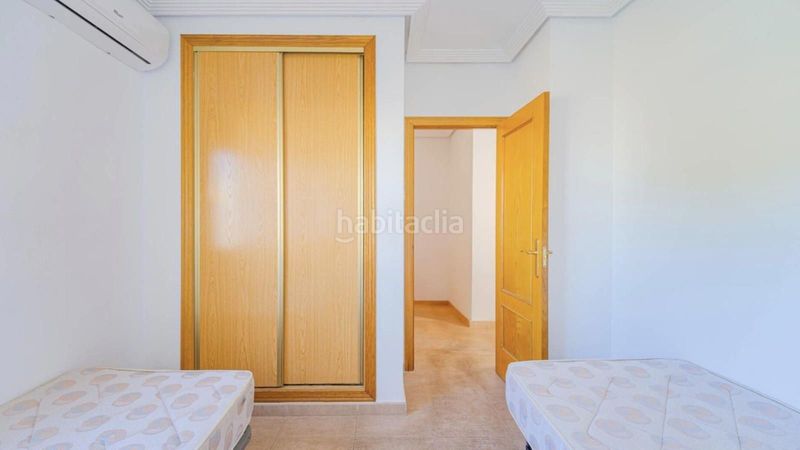 Foto bcadabe7-648f-42a7-9ac5-f91e3828d728. Casa amb piscina a Los Balcones y los Altos Orihuela