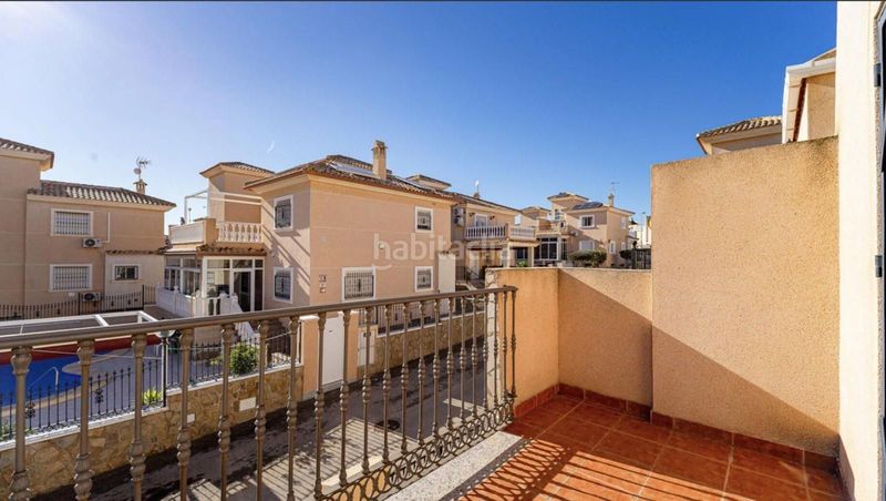 Foto fddfba58-2839-48de-b2d3-2832a2f75507. Casa amb piscina a Los Balcones y los Altos Orihuela