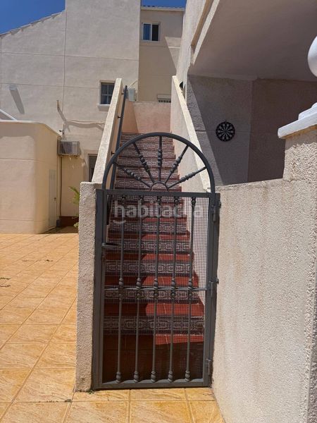 Foto ec033ed7-f003-4c90-ba6d-7859c2d808fc. Casa amb calefacció aparcament piscina a Playa Flamenca Orihuela