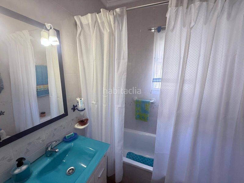 Foto f7b5b553-9d23-4100-acf7-6e0cc3e52bf6. Casa amb calefacció aparcament piscina a Playa Flamenca Orihuela