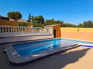 Chalet in Los Balcones-Los Altos. Exclusiva villa independiente en los balcones, torrevieja