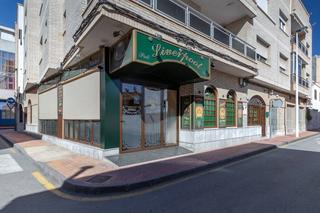 Local commercial à San Pedro del Pinatar. Pub liverpool completo en san pedro del pinatar.