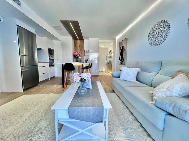 Foto f25d91cf-9a95-4ccb-a1ee-f201396fab15. Apartament amb calefacció aparcament piscina a Punta Prima Torrevieja