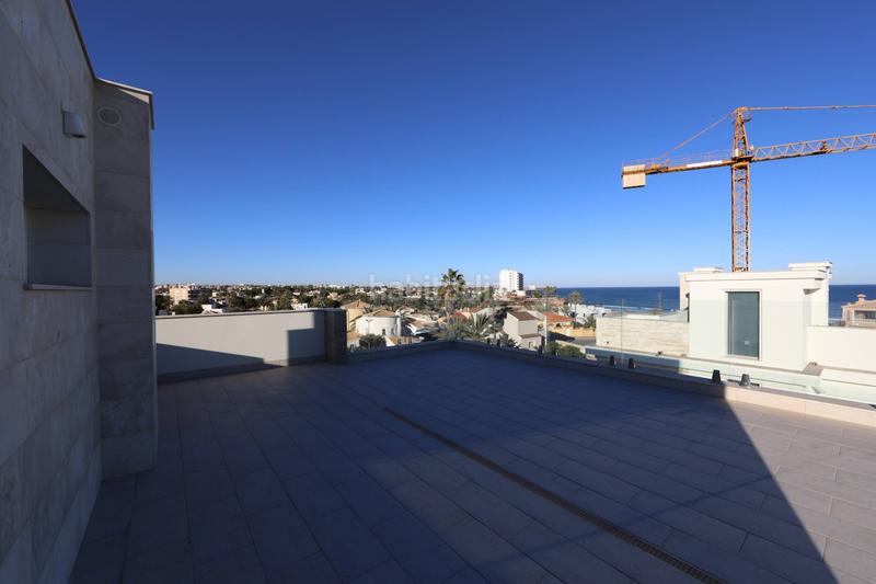 Foto 40d89d7d-fd84-4e4a-906f-cea2d278c531. Chalet with heating pool in La Zenia Orihuela