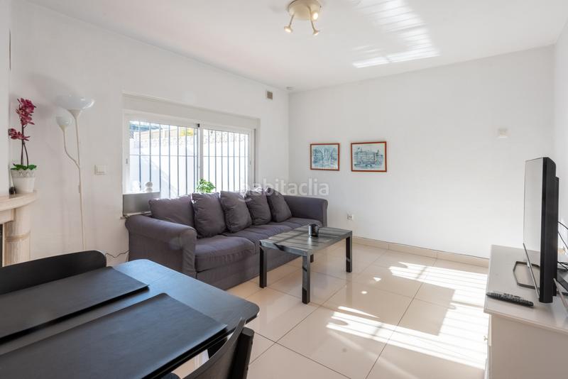 Foto df6b6db2-4d30-4102-9bc1-9936a8b9cf39. Casa villa en los boliches, confort y ubicación privilegiada en Fuengirola