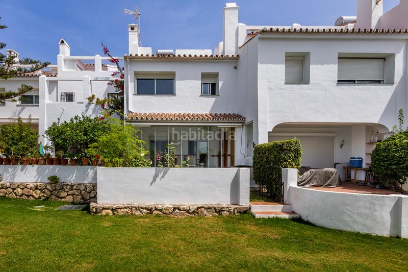 Foto 2976df4b-c497-45bd-a1b6-c208916fcd80. Casa adossada amb xemeneia calefacció aparcament piscina a Marbella