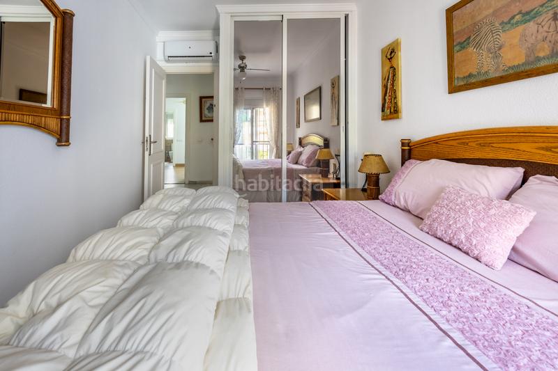 Foto 7f02fe07-c773-4cbf-b86d-8e7036c5233e. Casa adossada amb xemeneia calefacció aparcament piscina a Marbella