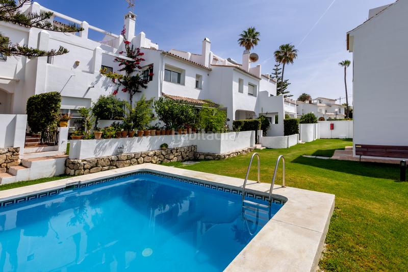 Foto c80f0fb6-11fa-4213-9cde-8a92b6bbe9e9. Casa adossada amb xemeneia calefacció aparcament piscina a Marbella
