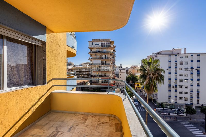 Foto cf94d0b4-f089-4263-b1ce-d4fdcfd8ae90. Apartament amb aparcament a Centro ciudad Fuengirola
