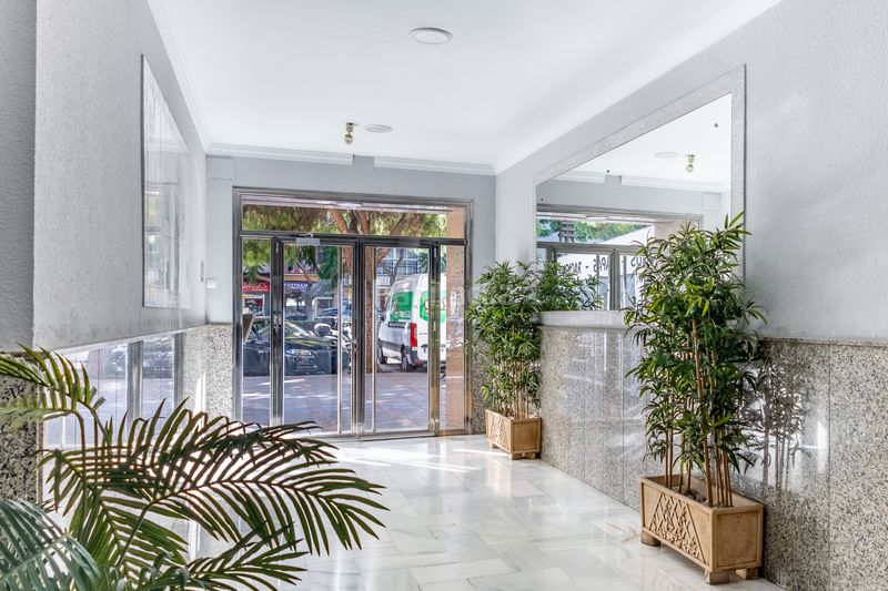 Foto edf5fb7e-9a7a-4f4c-aad7-e30e15ebca84. Apartament amb aparcament a Centro ciudad Fuengirola