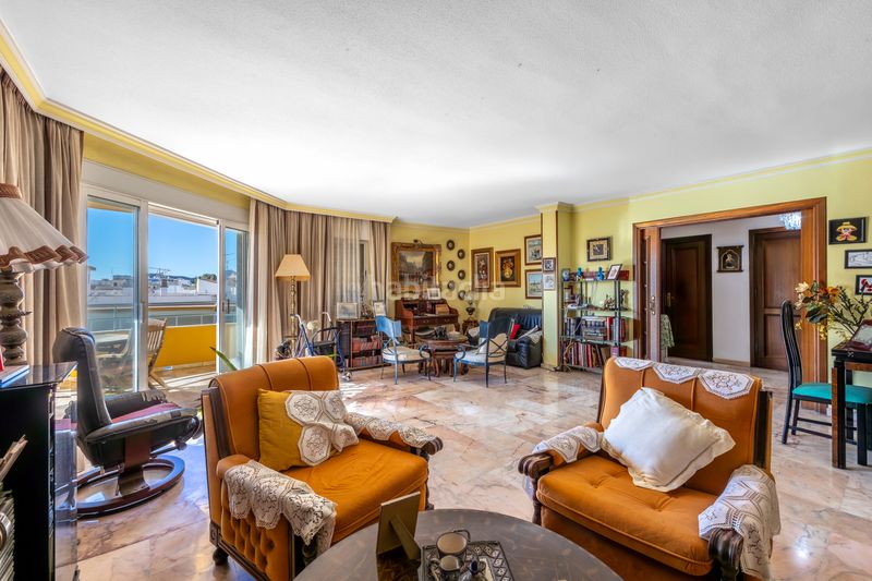 Foto e4ae9f5a-8685-4ba1-89b5-f89c3acbd404. Apartament amb aparcament a Centro ciudad Fuengirola