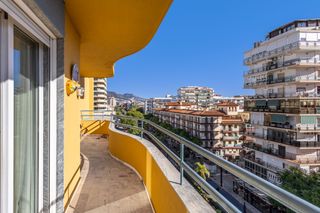 Apartament en Centro ciudad. Piso en esquina en el centro. gran potencial de inversi�n