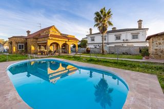 Xalet en Latina 16. Chalet independiente en el puerto de santa mar�a