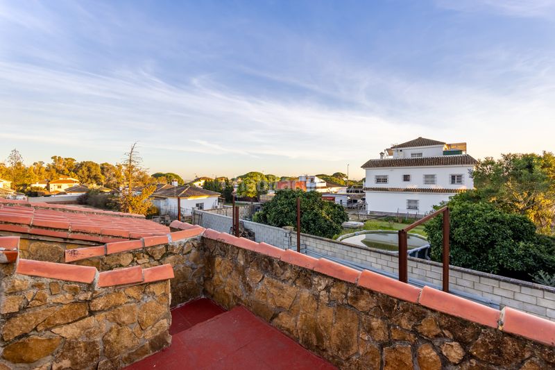 Foto dca4052a-f112-4cac-9fa7-9a7bbdc379e6. Chalet avec parking piscine dans Cuatro Pinos - El Carmen Puerto de Santa María (El)