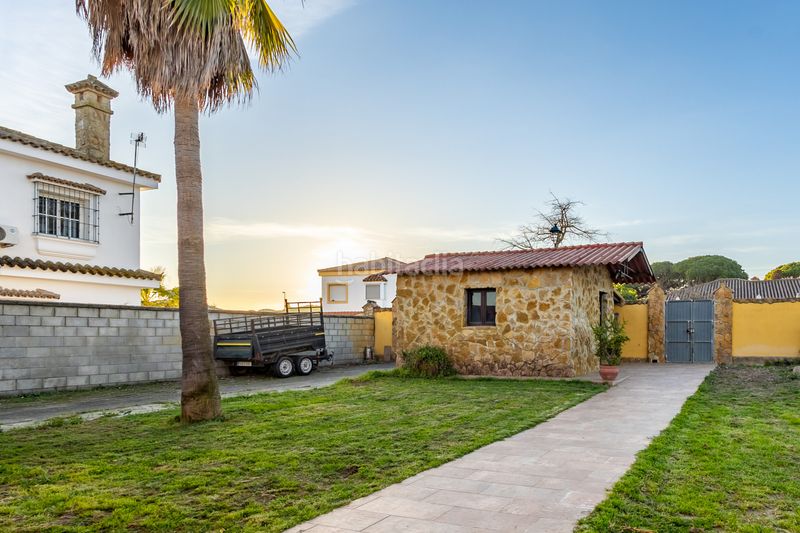 Foto e410ef17-4e6e-49e7-8544-dd094a1eabd5. Chalet avec parking piscine dans Cuatro Pinos - El Carmen Puerto de Santa María (El)