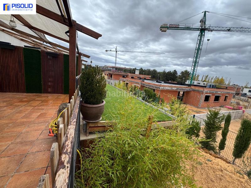 Foto 1ec4f647-b0d6-4237-970a-531711f28f97. Maison jumelée avec parking piscine dans El Berrocal Valladolid