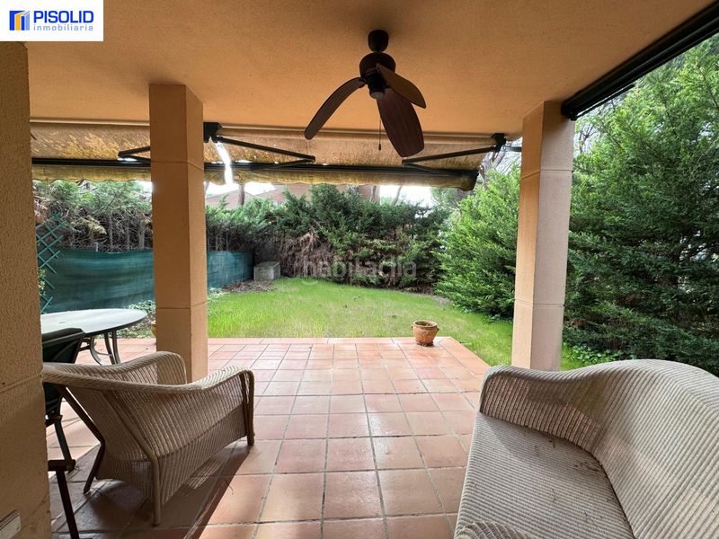 Foto b4608878-cec4-40a9-b9a5-dbec915ecd83. Casa adossada amb aparcament a Tordesillas