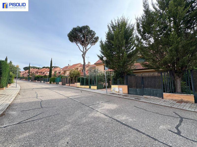 Foto c52572de-3378-4570-b68d-09862a83b051. Casa adossada amb aparcament a Tordesillas