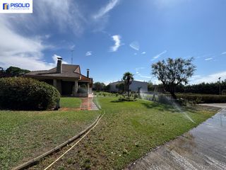 Country house in Corcos. Casa con terreno en corcos del valle