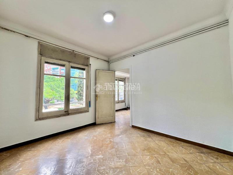 Foto a0512c55-3e1d-47f6-9a6e-8db5d0954ef5. Piso  en venta en La Nova Esquerra de l´Eixample Barcelona