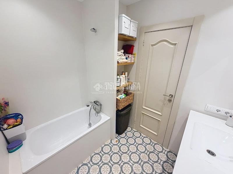 Foto c582d2c2-bffa-4be0-b53c-748d53f8229b. Piso  en venta en La Nova Esquerra de l´Eixample Barcelona