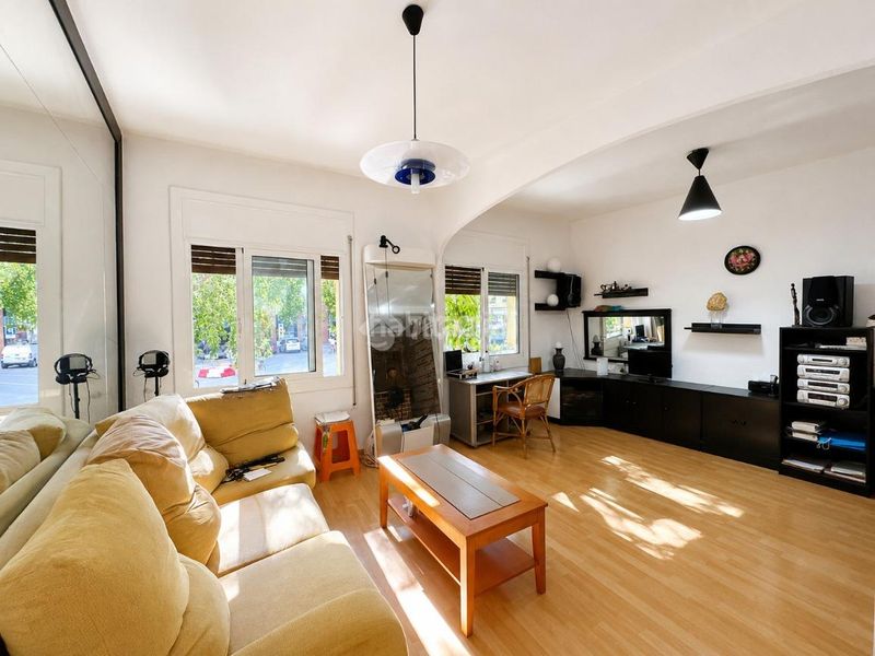 Foto 02a72bb6-8372-4c9b-bacc-07f13b823eec. Piso  en venta en La Nova Esquerra de l´Eixample Barcelona