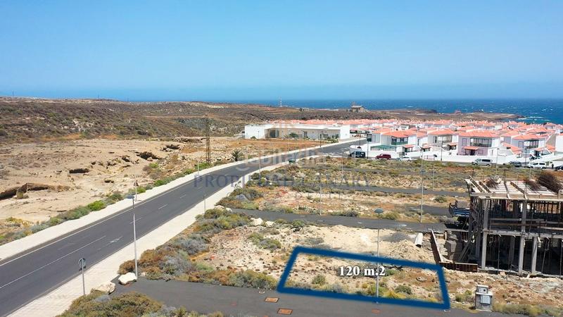 Foto aa25bb50-2e7a-4e58-8f9a-e50417d7a75c. Terreno residencial en salitrero 2 terreno con proyecto cerca del mar… en Arico