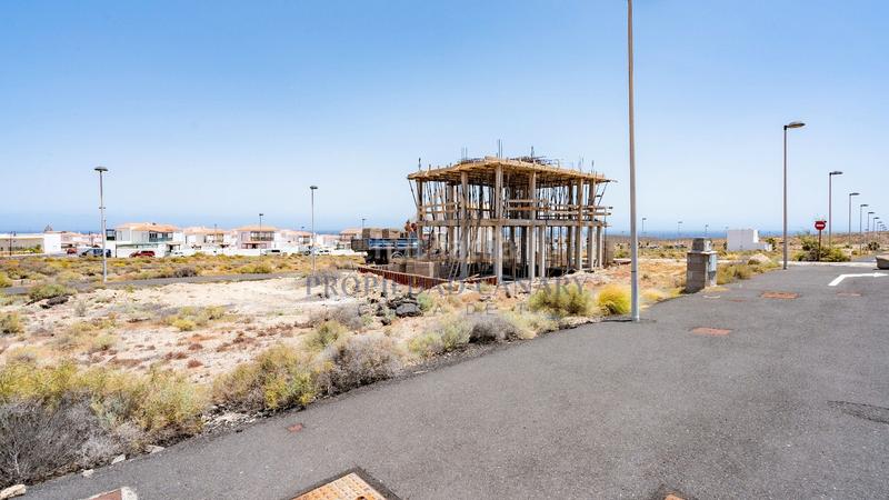 Foto c7d51952-b049-4ae1-859a-a098660db2d9. Terreno residencial en salitrero 2 terreno con proyecto cerca del mar… en Arico