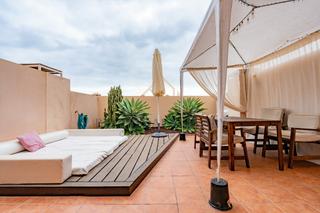 Casa adossada a Calle lajas de chapín 11. Tu nuevo hogar te espera en puerto de santiago