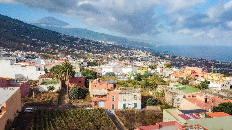 Foto f42768ff-d36d-4544-aa64-d900a972eafb. Casa in calle del pino 60 in Victoria de Acentejo (La)