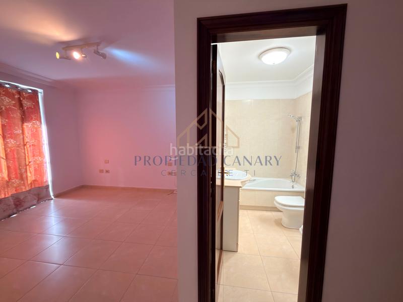 Foto ebc9f671-16f4-4dc2-bc64-d57c93d18fb0. Lloguer casa adossada amb aparcament a Centro Orotava (La)