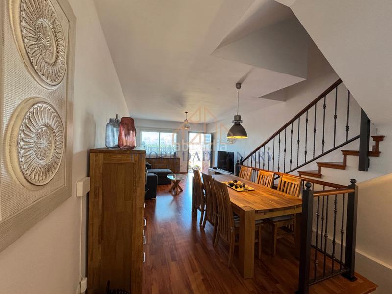 Foto 3f17517c-2c2d-414f-a3aa-dc2c6a68bce5. Rent towny house with parking in La Perdoma - San Antonio - Benijos Orotava (La)