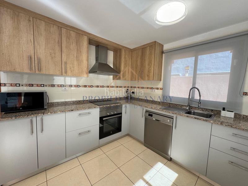 Foto 64bf3138-5ebb-418b-8553-8bc3e784c174. Rent towny house with parking in La Perdoma - San Antonio - Benijos Orotava (La)