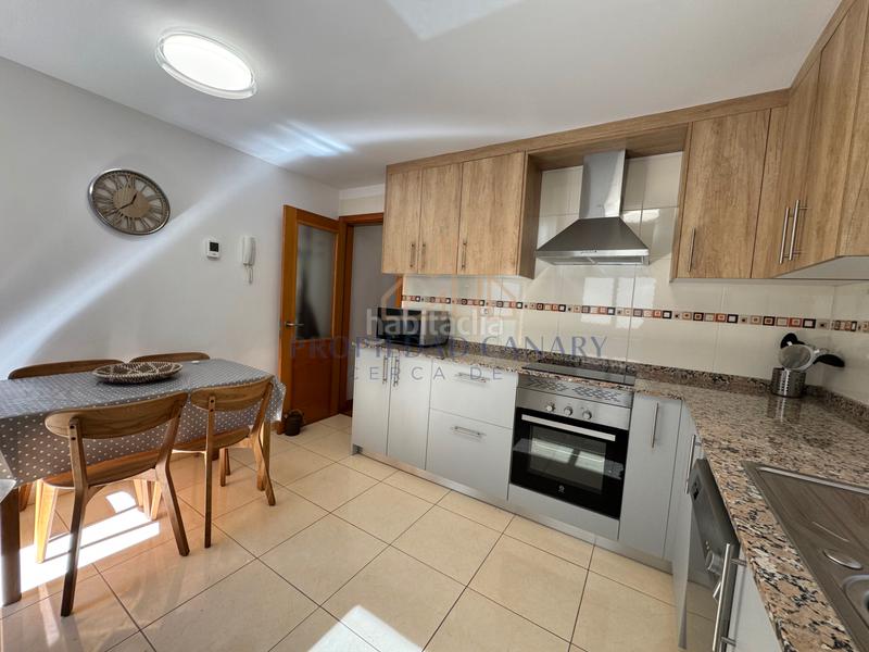 Foto d5c32790-2cc3-43d1-8323-dd9919192f30. Rent towny house with parking in La Perdoma - San Antonio - Benijos Orotava (La)