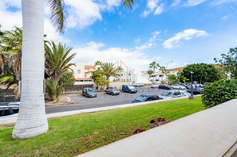 Foto 4f8c461b-6968-46c3-8957-f4c698d957bb. Pis a calle eneas 3 a Costa del Silencio Arona