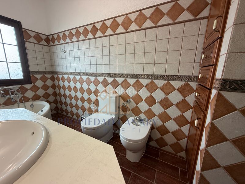 Foto a4500087-153f-482d-8d5e-fadf3b81ebf2. Lloguer àtic amb xemeneia a Cuesta de la Villa Santa Úrsula